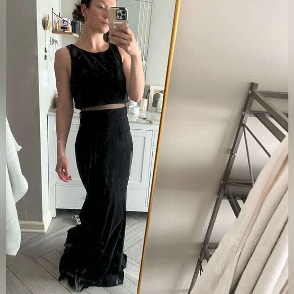 Betsy & Adam Dresses & Skirts - Betsy & Adam formal mermaid gown with mesh cutout